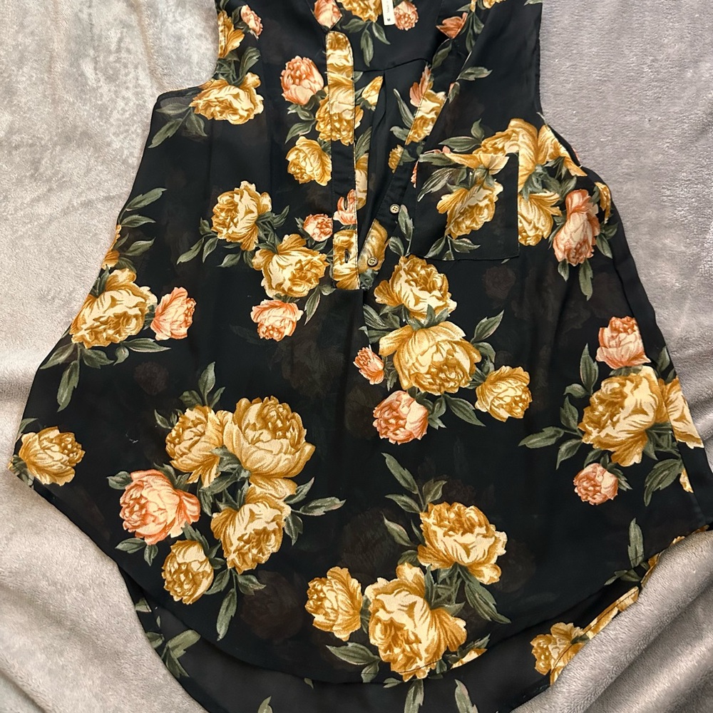 Floral Sleeveless Blouse - Black and Gold